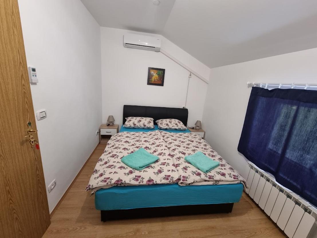 Apartma Patricija - Big Apartment For 6 Tolmin Extérieur photo